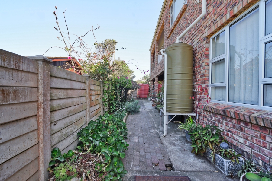 5 Bedroom Property for Sale in Seavale Eastern Cape